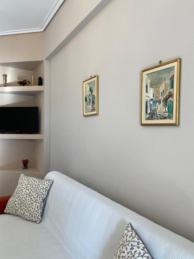 Mpanos Sea Apartment 2 Loutra Oraias Elenis Dış mekan fotoğraf