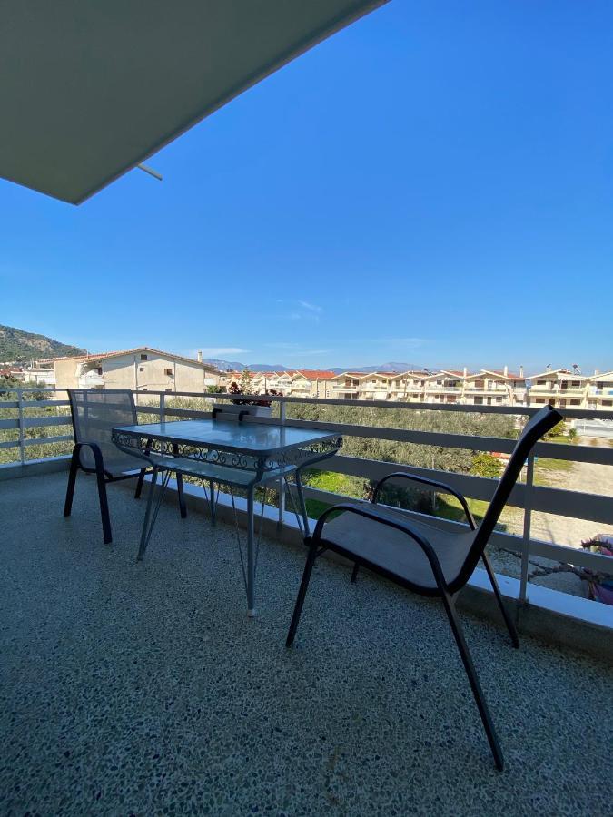 Mpanos Sea Apartment 2 Loutra Oraias Elenis Dış mekan fotoğraf